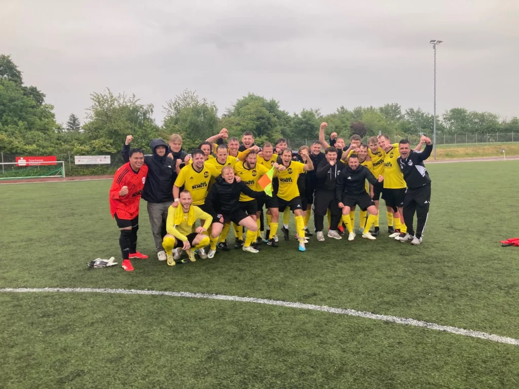 Das Gruppenbild von der Fußballmannschaften des VfL Brohl