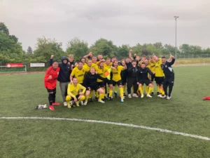 Das Gruppenbild von der Fußballmannschaften des VfL Brohl